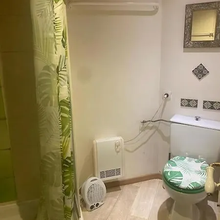 Petite Maison De Resource Avec Cuisine *
